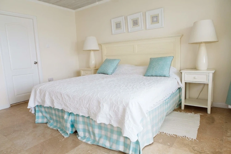 2 Bedrooms Villa