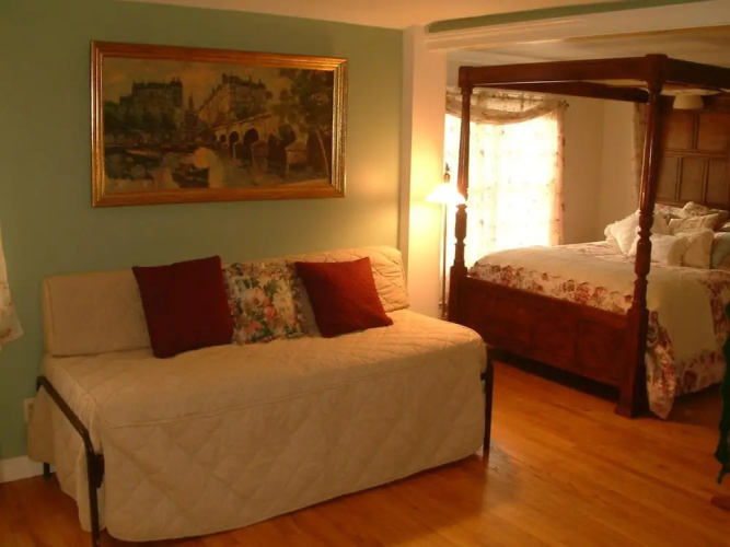 Truman Gillet House Bed & Breakfast