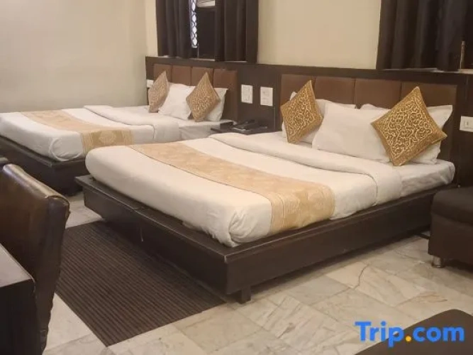 Quadruple Family Suite
