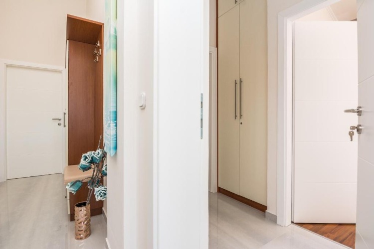1 Bedroom Apartment with view
