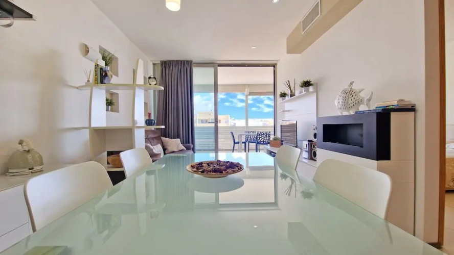 Suite Le Vele Sea View Sleeps 4 and Wifi