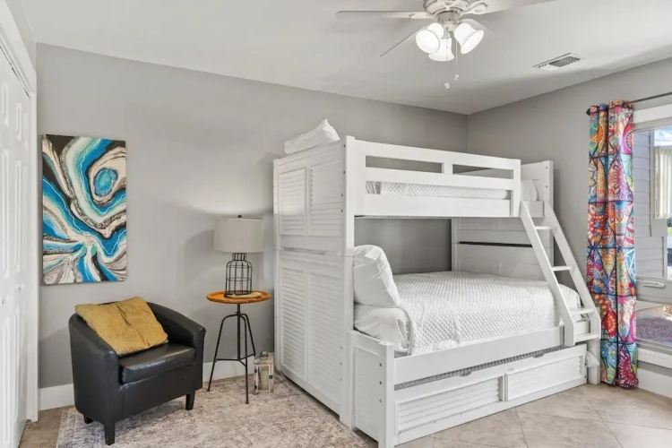 Chick and Dudes Beach Escape 2 Bedroom Condo by RedAwning