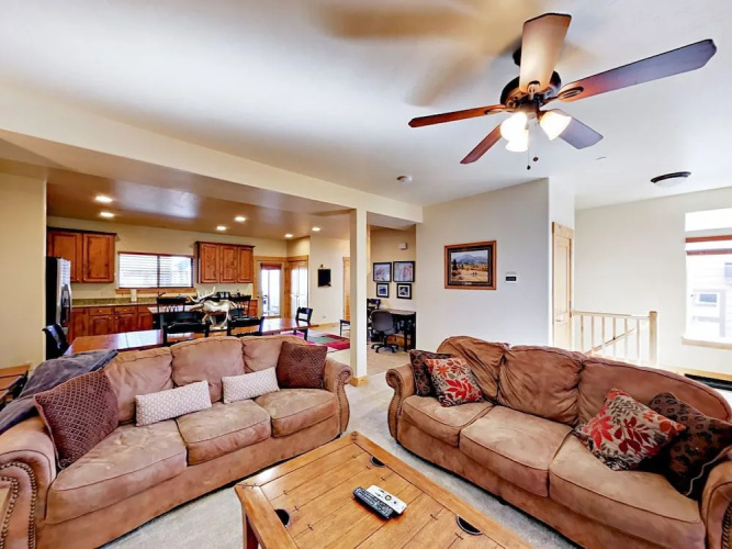 4BR 3.5BA Urban Alpine Home by RedAwning