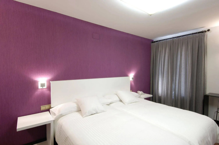 Hotel Cienbalcones