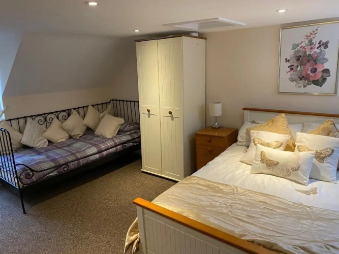 2 Bedrooms Apartment