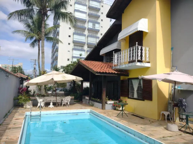 Hostel Lê Castelle