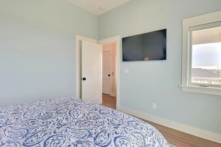 4071 Masterpiece 3 Min Walk to Beach