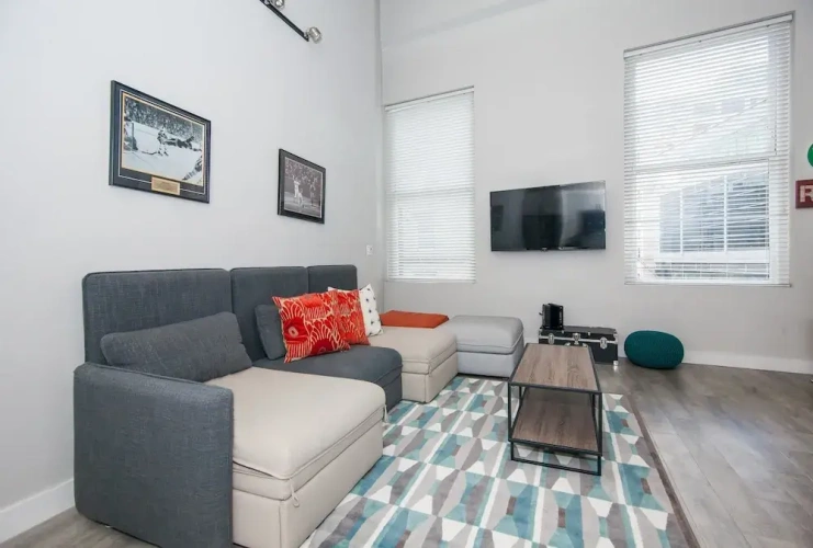 2 Bedrooms Apartment