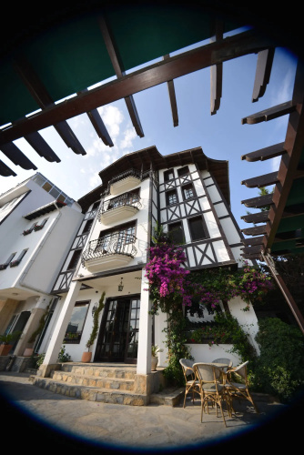 Zinos Hotel