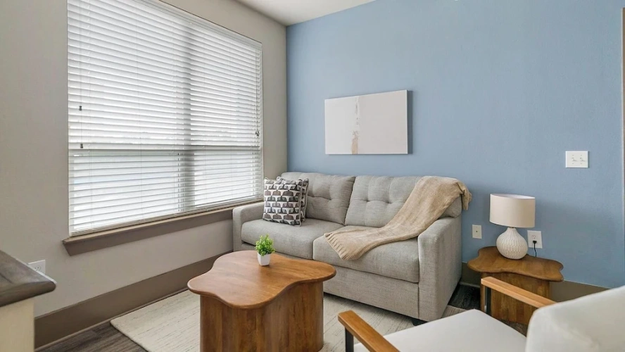 2 Bedrooms Apartment