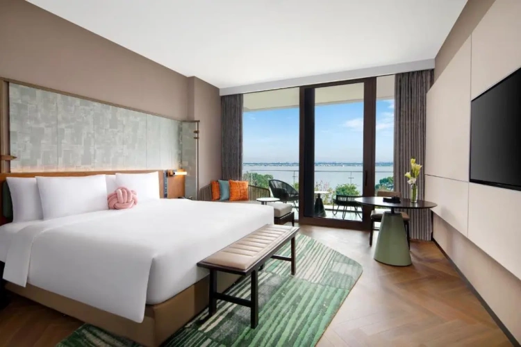 Standard Double room with lake view
