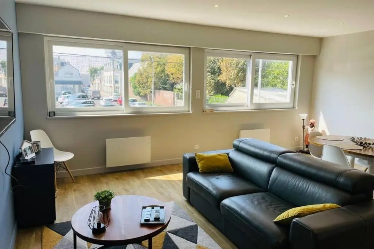 2 Bedrooms Apartment