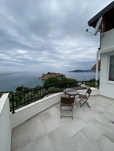 1 Bedroom Apartment with balcony and with sea view