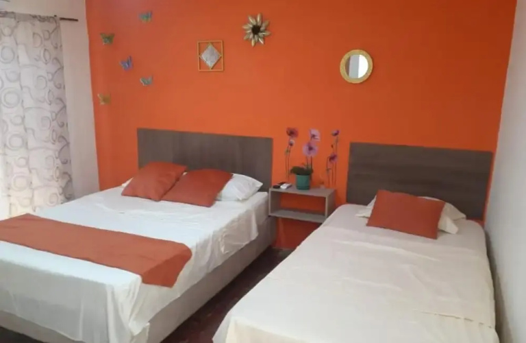 Hostal 4 Manzanas
