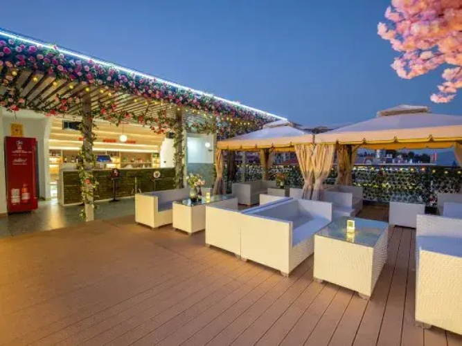 Lake Dream Hotel