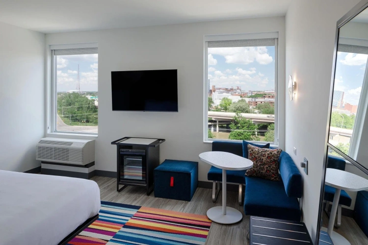 Standard Double room with city view