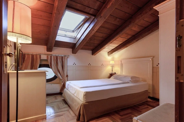 Standard Single room with land view