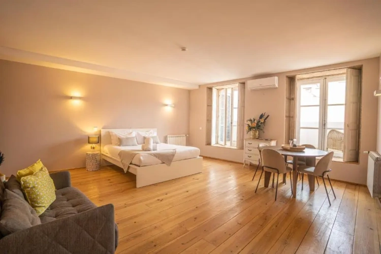 Superior Apartment with balcony and with city view