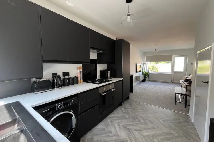 2 bed House in City Centre - Offers for Long Stays