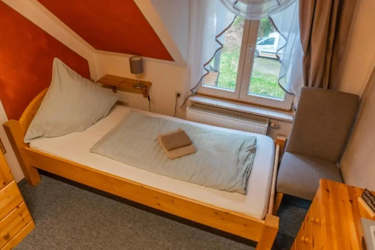 Standard Single room
