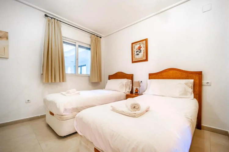 Confortable 2 Bedroom Groundfloor Apartment - PA703LT