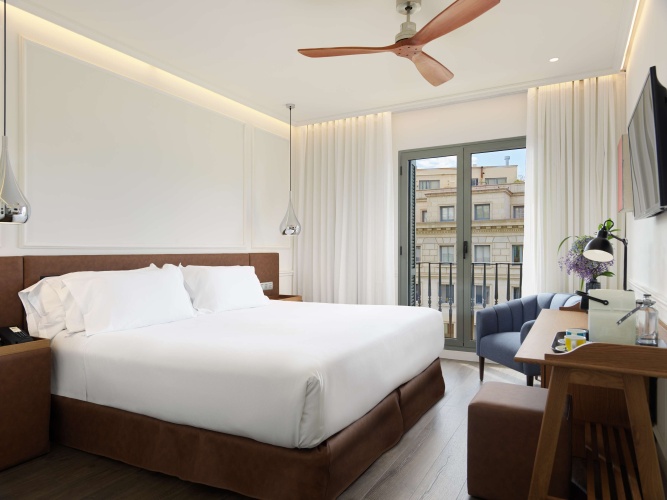 H10 Universitat Hotel - Adults Only photo 7