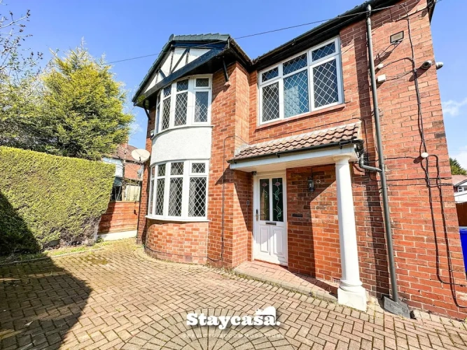 5 Bedrooms Cottage