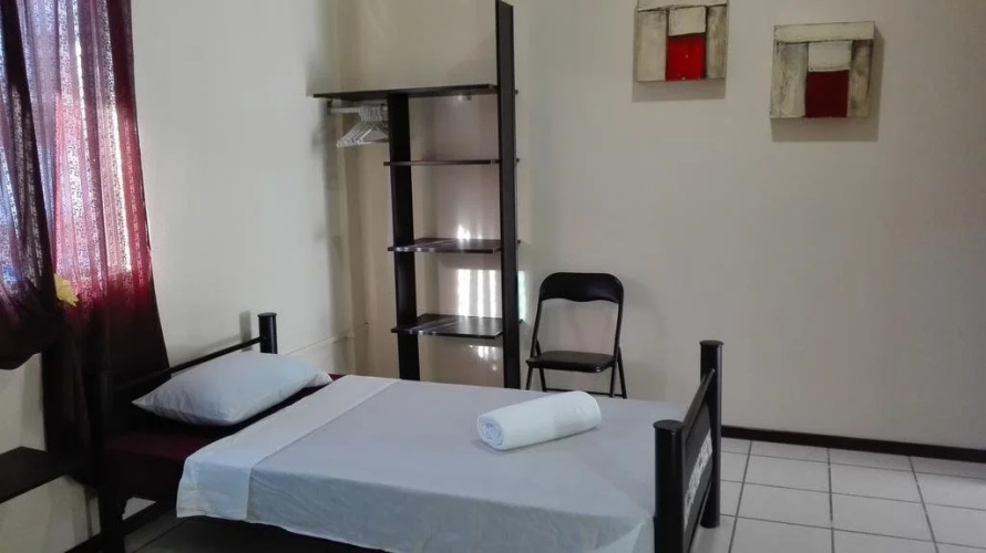 Hostel Alme