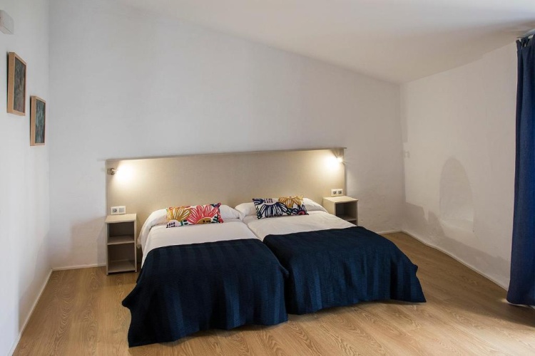 Standard Twin room with balcony
