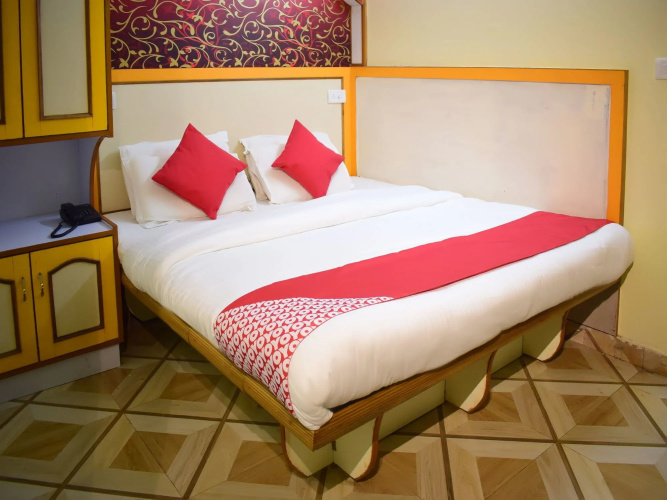 OYO Rooms Mall Road View