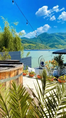 NOAH river house