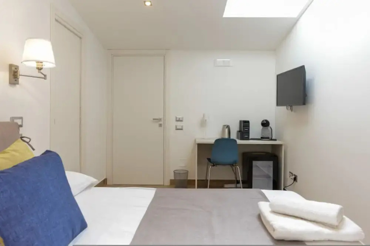 Pessina 90 Rooms - Camera 2