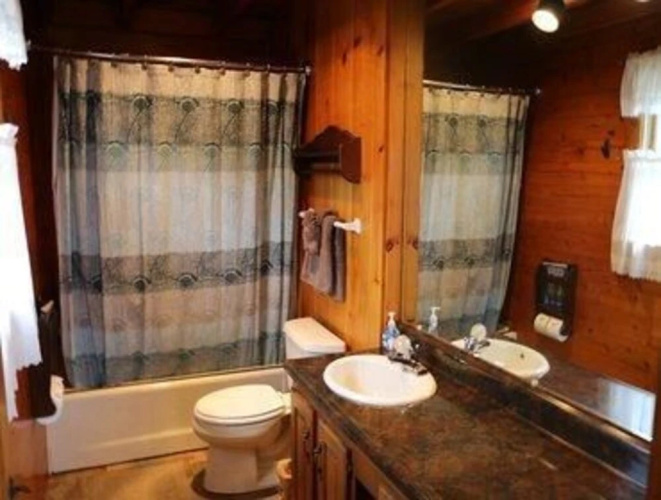 Seaside Chalet - Three Bedroom Cottage