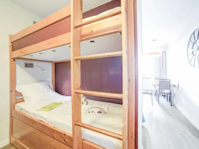 2 Bedrooms Classic Apartment