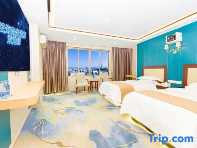Standard Twin room with city view
