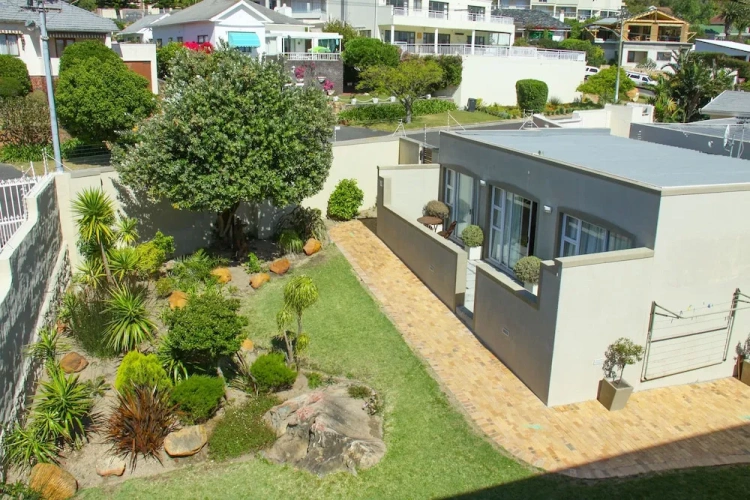 2 Bedrooms Cottage with balcony