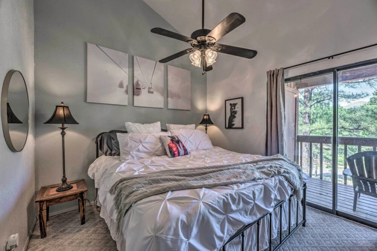 Updated Ruidoso Mountain Escape w/ Deck & Balcony!