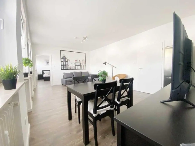 2 Bedrooms Apartment