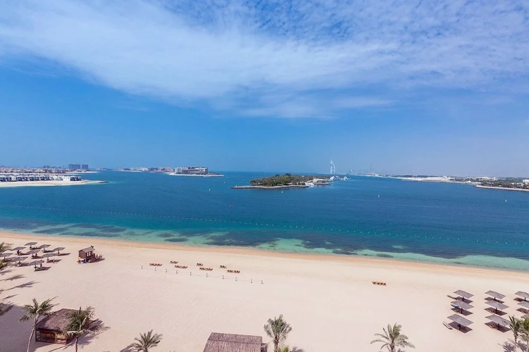 1 Bedroom Apartment with sea view