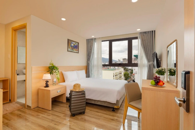 Deluxe Double room with city view