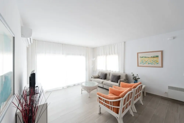 2 Bedrooms Apartment with balcony