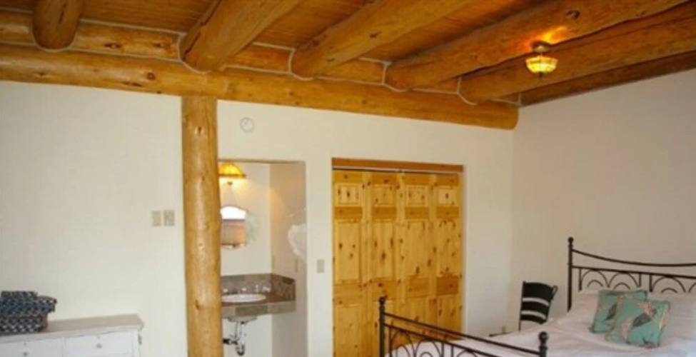 Bigfoot Lodge B & B
