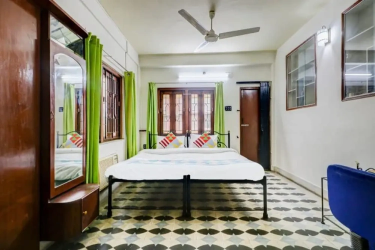 Deluxe Double room with city view