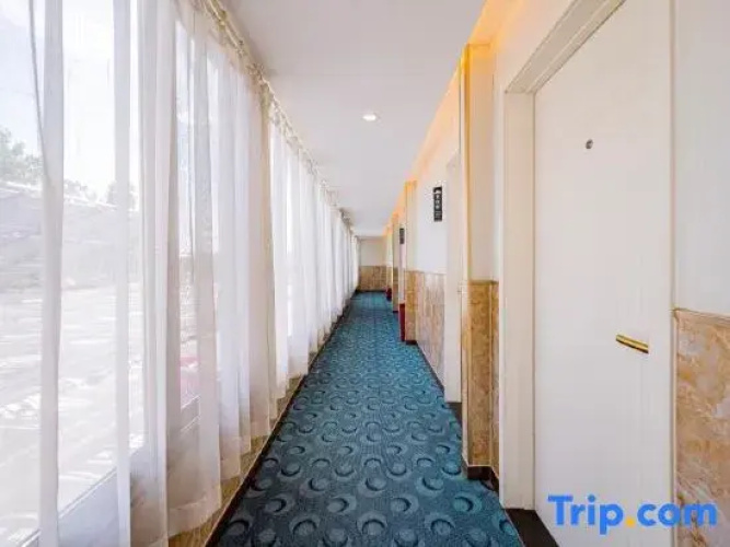 Super 8 Hotel (Beijing South Railway Station)