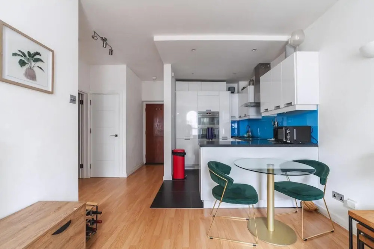 Rotherhithe Riverside Flat