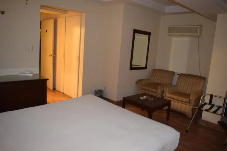 Carlton Tower Hotel
