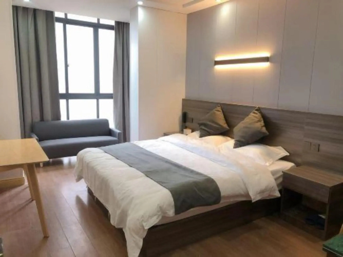 Baoyi Business Hotel