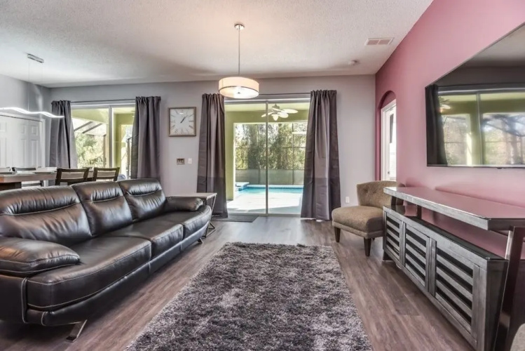 8489okc 7 Bedroom Villa