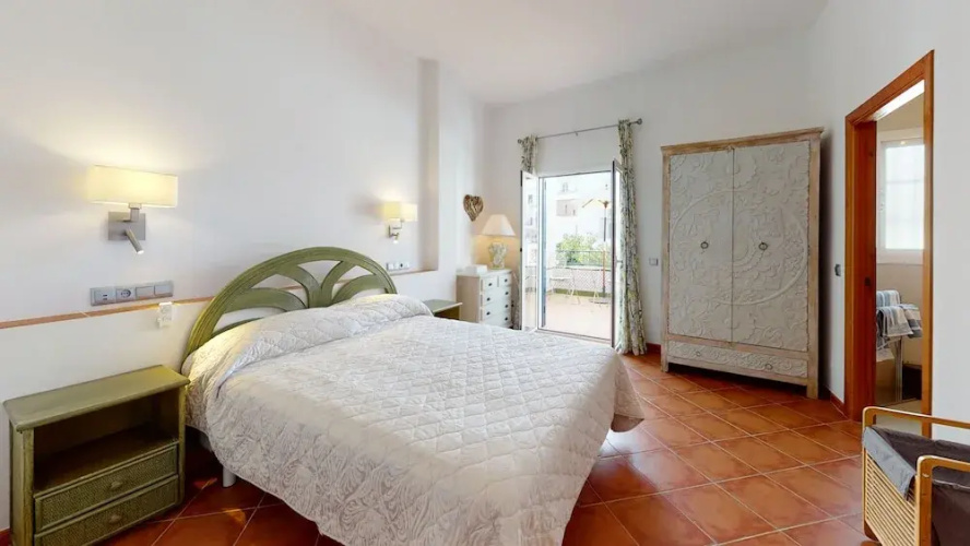 5 Bedroom-privatepool-balcony-sea View-nerja