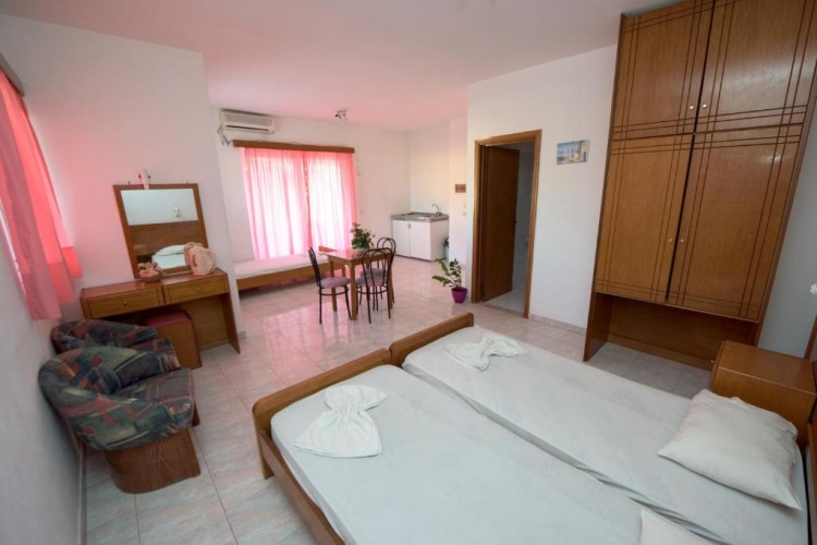 Studio with balcony and with view